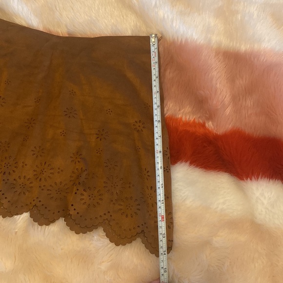 Zara trafaluc brown suede miniskirt with flower cutouts - Picture 8 of 8